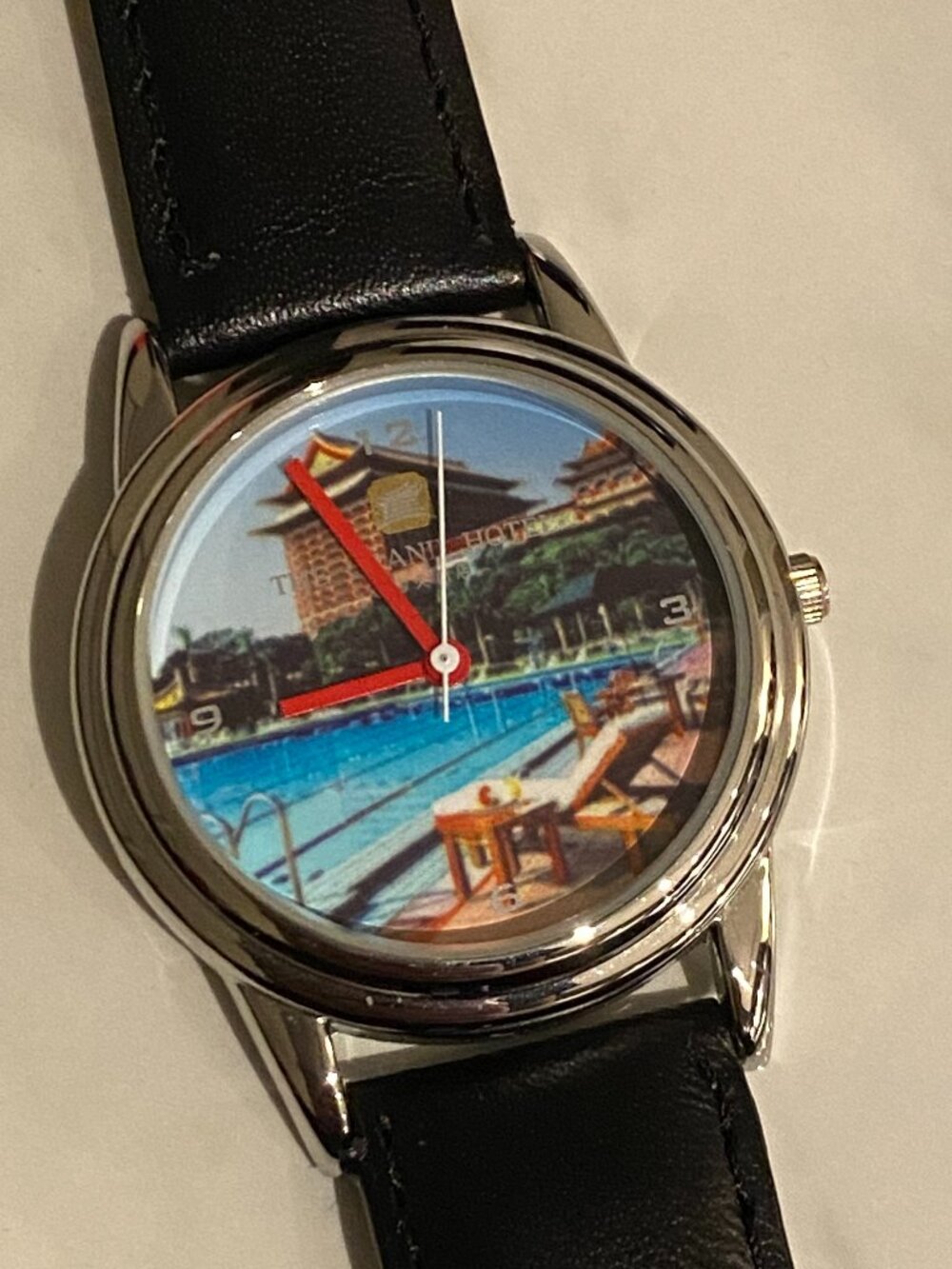 TAIWAN THE GRAND HOTEL SOUVENIR WATCH PREOWNED
